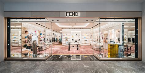 fendi store holt renfrew.